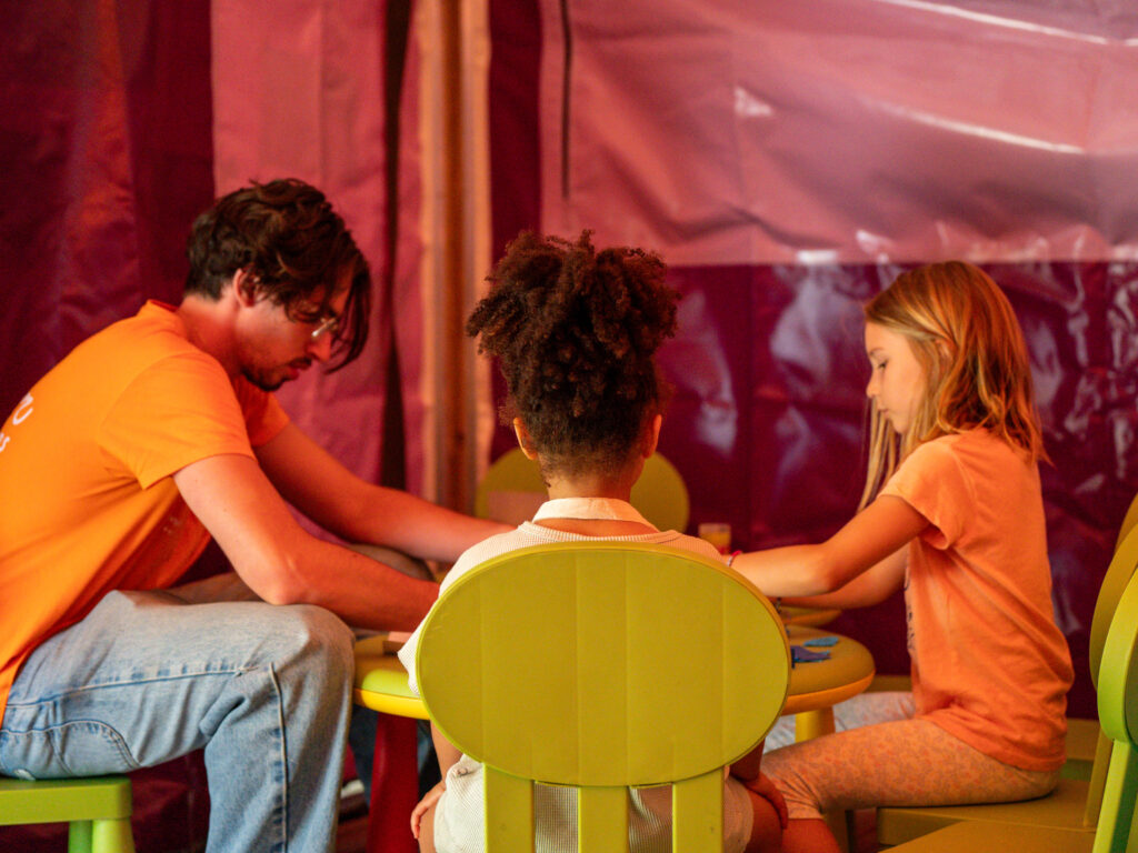 club enfant flower camping oléron