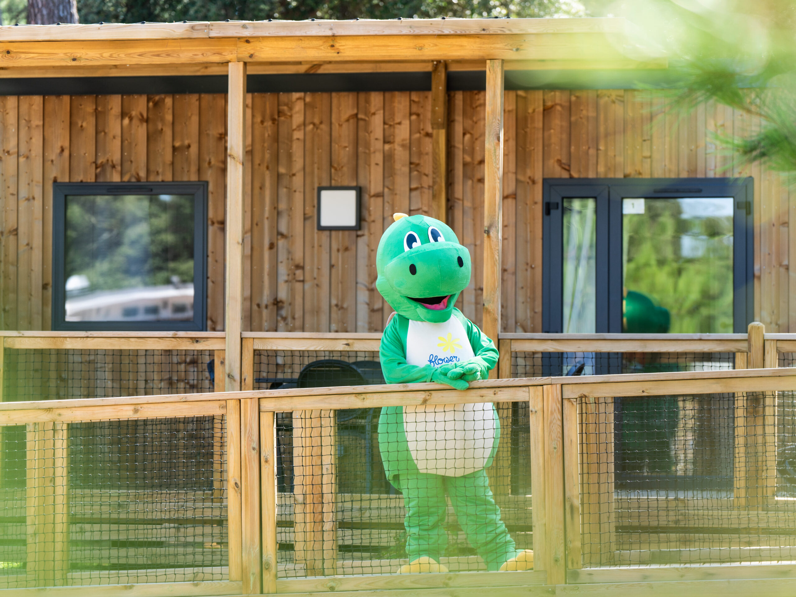 camping oléron monplaisir mascotte dino