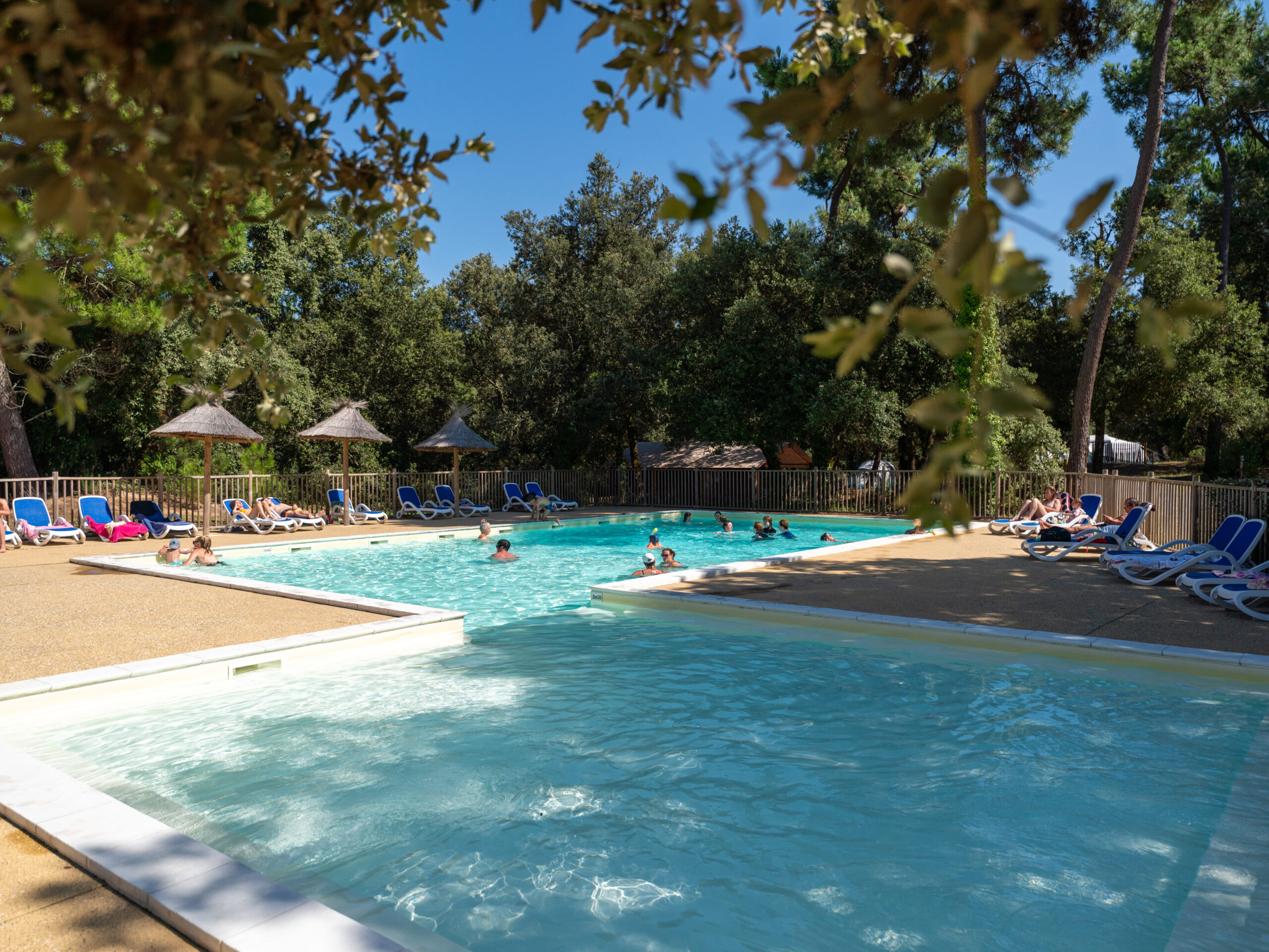 Camping avec piscine oléron monplaisir